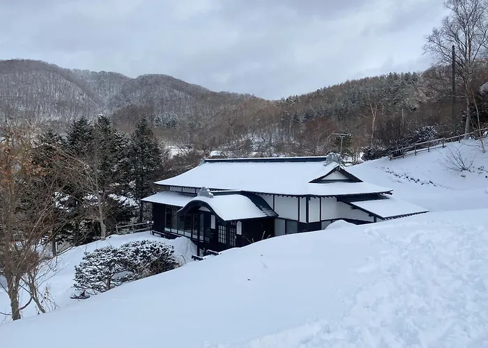 Toya Cliff House